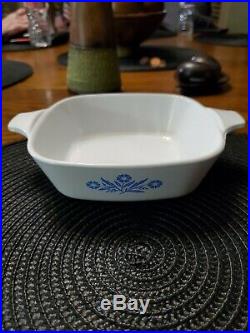 EXTREAMLY RARE Corning ware blue cornflower dish. Comes with lid