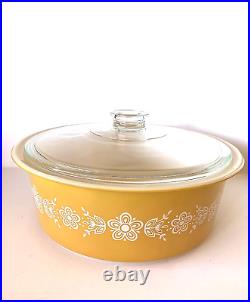 VINTAGE PYREX BIG BERTHA 4-QUART GOLD BUTTERFLY CASSEROLE with LID #664- 1970s