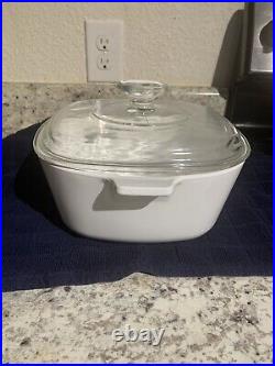 Vintage blue cornflower Pyrex casserole dish with Pyrex lid 2 1/2 Q P-2 1/2-B