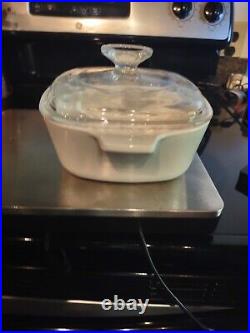 Vintage, corning ware blue cornflower p-1 1/2-b with lid