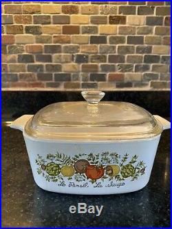 Vintage corning ware casserole dish with lid From Mid 1970. Collective Item